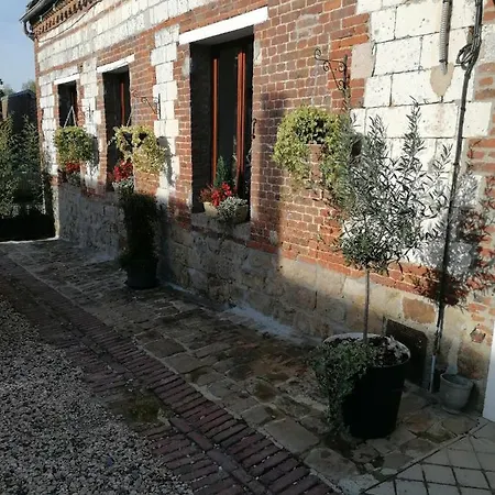 Lola Montigny-Sur-Crecy