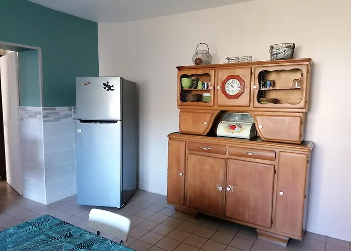 Lola * Montigny-Sur-Crecy